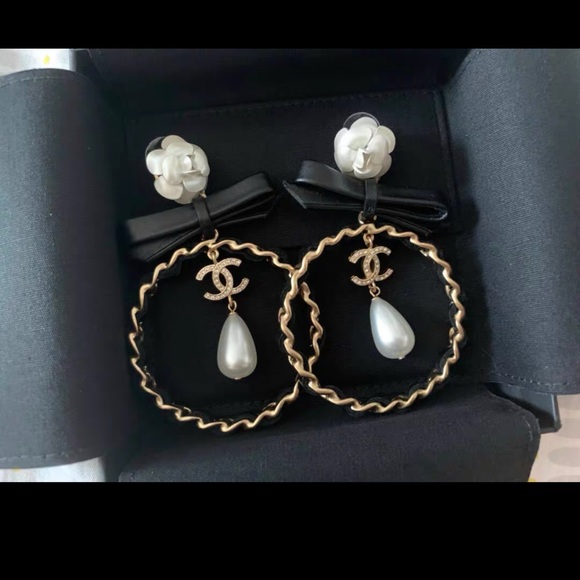 Chanel earrings - Picture 3 of 3